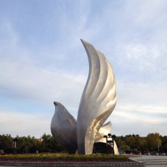 廣場不銹鋼大型抽象鴿子雕塑