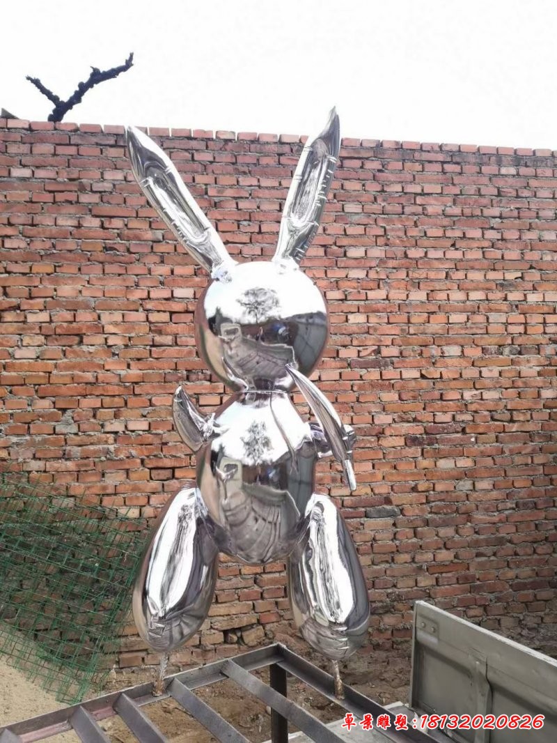 不銹鋼鏡面兔子動物雕塑